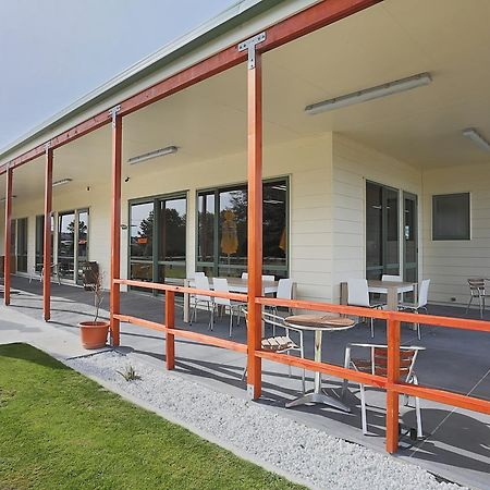 Tui Base Camp Hotel Tuatapere Exterior foto